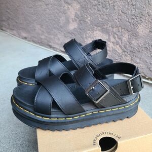 Voss II Dr. Martens sandals